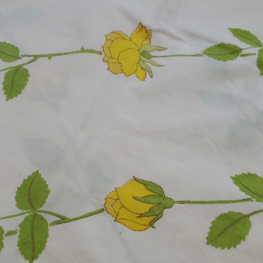 Vintage Wamsutta Ultracale Yellow Flower 1 Standard Pillow Case.